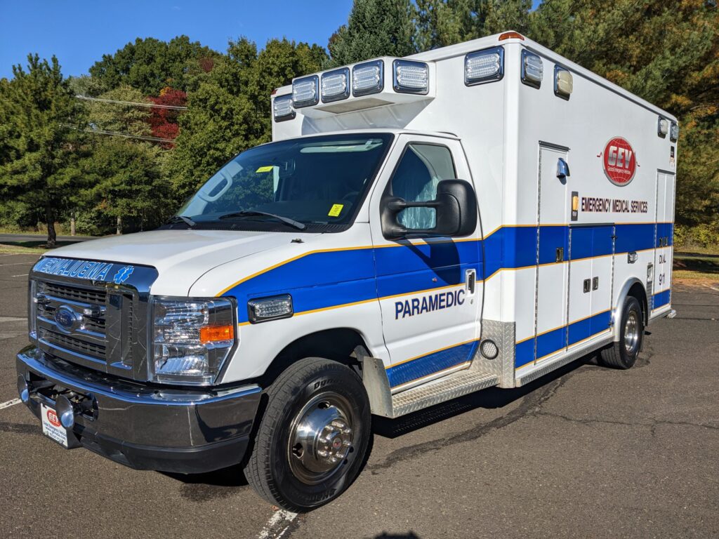 Ford E450 Type III Ambulance 2017 - NWEV - #2608