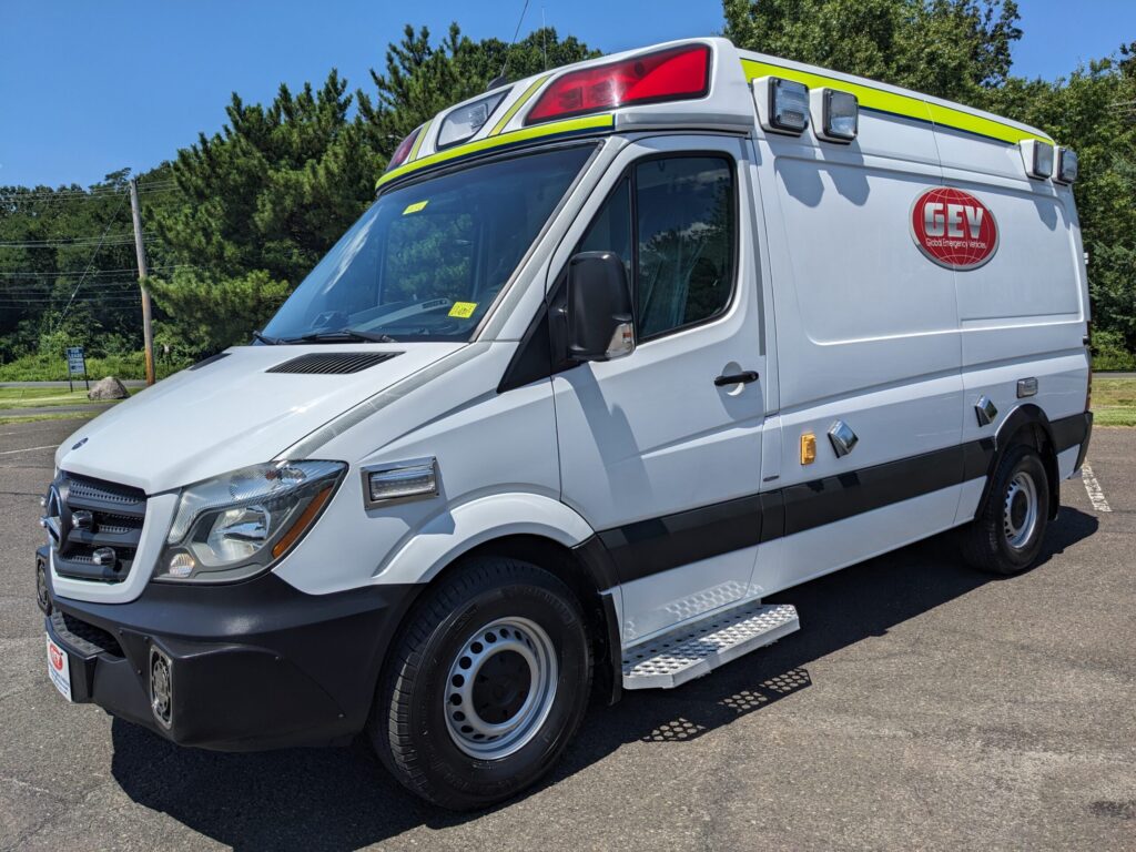Mercedes-Benz Sprinter 2500 Type II Ambulance 2015 - Demers
